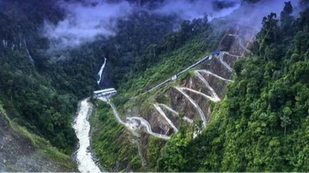 "Apa saja bisa (dikembangkan). Hydropower kan banyak kita sekarang sudah, lagi membangun 1.370 megawatt hydropower di Kalimantan, di Sungai Kayan itu,"