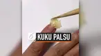 Sebuah video mendadak viral saat menunjukkan mi instan yang ternyata bisa dijadikan pengganti kuku palsu. Video ini mendapat banyak komentar masyarakat dan telah ditonton lebih dari 2 juta orang.