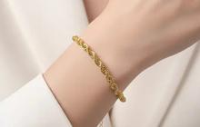 5 Tips Cerdas Memilih Gelang Emas agar Pas di Pergelangan Tangan Kecil, Nyaman dan Tetap Anggun