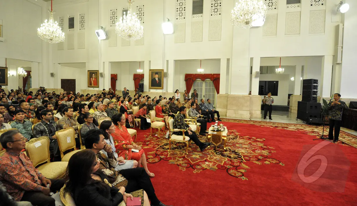 Suasana peringatan Hari Film Nasional ke-65 di Istana Negara, Jakarta, Senin (30/2015). Peringatan Hari Film Nasional yang ke-65 yang pertama kalinya dilaksanakan di Istana ini dihadiri insan perfilman nasional. (Liputan6.com/Faizal Fanani)