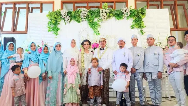 Dikabarkan Cerai, Ini 7 Potret Kebersamaan Aa Gym dan The Ninih, Hanya Tinggal Kenangan