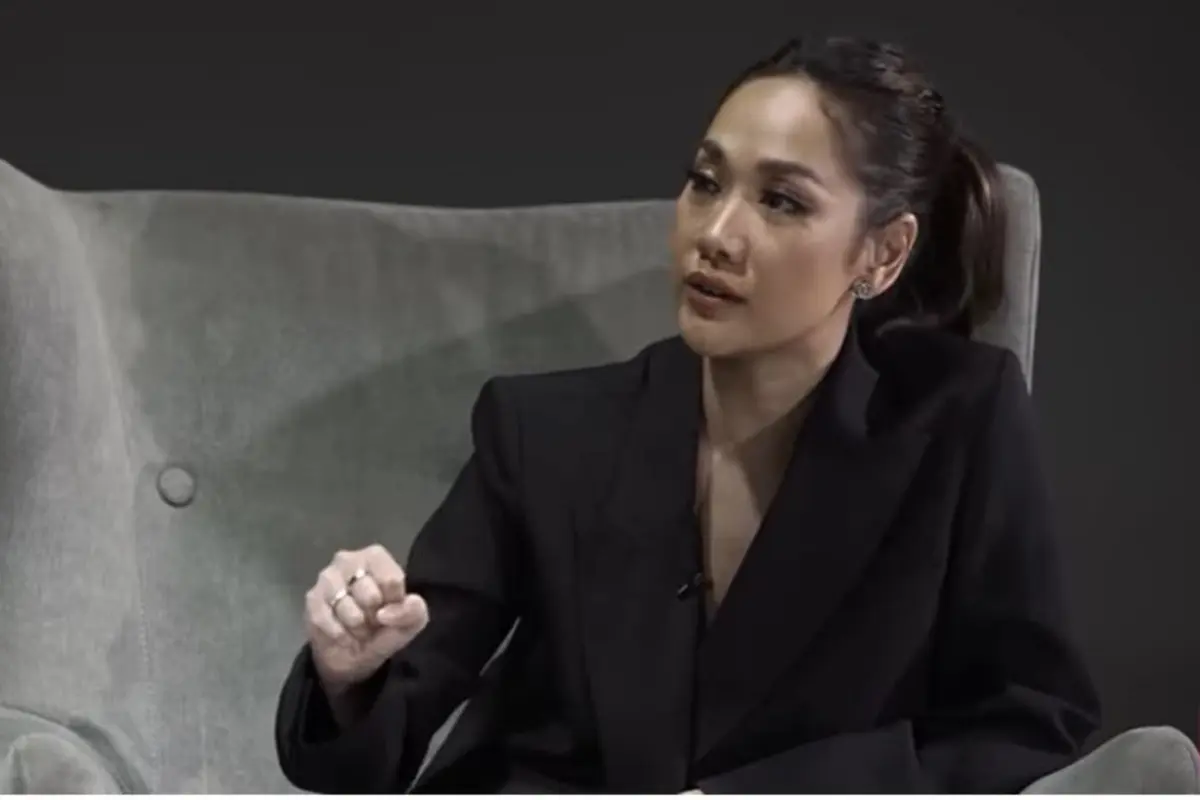 Kini Menikah dengan Tiko Aryawardhana, Terungkap Kado Terakhir Mendiang Ashraf Sinclair untuk BCL yang Tak Terduga.  foto: Youtube IT'S ME BCLIT'S ME BCL