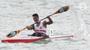 Atlet kano Indonesia, Maizir Ryondra, saat beraksi nomor Men's K1 1000 meter SEA Games 2019 di Subic Bay, Filipina, Jumat (6/12/2019). Maizir berhasil meraih medali emas dengan catatan waktu 3 menit 55,841 detik. (Bola.com/M Iqbal Ichsan)