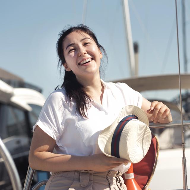 wanita agustus outdoor happy