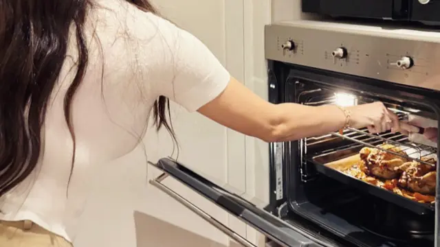 Aura Kasih Memiliki Oven Built In yang Memudahkan untuk Memasak