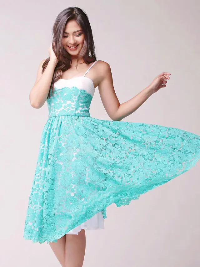 Inspirasi Baju Brokat Ala Jessica Mila