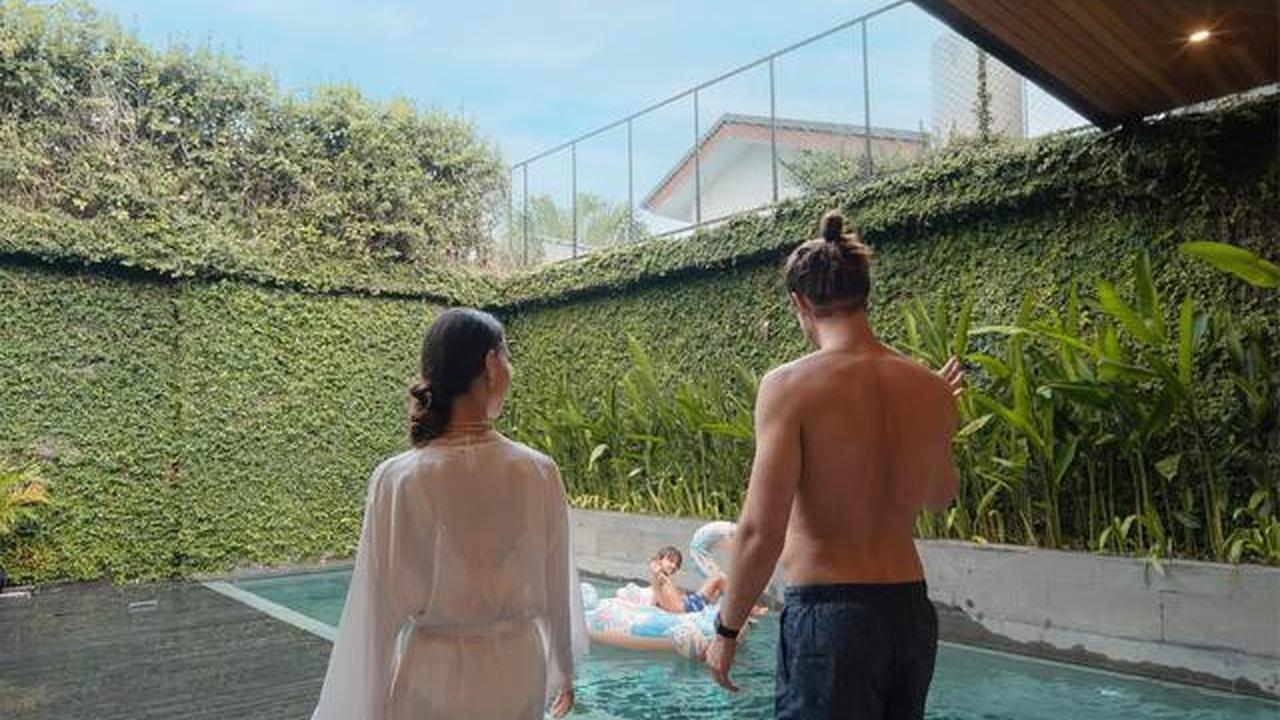 6 Potret Teras Vila Nana Mirdad di Bali, Mewah dan Estetik dengan Konsep Open Space