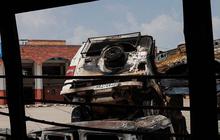 FOTO: Mencekamnya Bentrok Mematikan Kelompok Hindu dan Muslim di India, Masjid Dibakar dan Imam Dibunuh