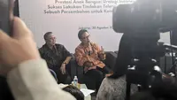 Menkes Budi mangatakan agar masyarakat tetap tenang dan tidak panik terkait Mpox atau dulu disebut monkeypox atau cacar monyet. Penularan Mpox tidak seperti COVID-19.