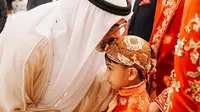 Jan Ethes dicium Pangerap UEA, Sheikh Khalid bin Mohamed bin Zayed Al Nahyan. (Foto: Dok. Twitter @gibran_tweet)