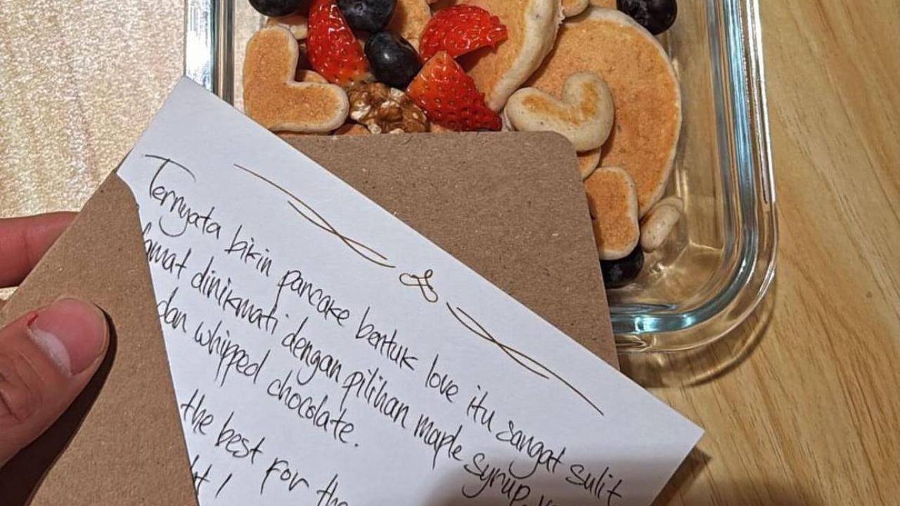 Ariel Tatum dan Daffa Wardhana Dikabarkan Pacaran, Dapat Bunga saat Valentine - Buatkan Pancake Bentuk Love