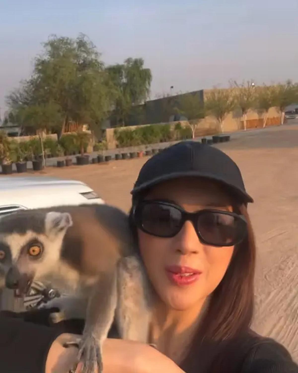 7 Poret Angel Karamoy Jajal Offroad di Padang Pasir Dubai, Dapat Saudara Baru