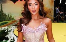 Potret Marion Jola Hadiri Gala Premier 'Wicked' di Australia, Kulit Eksotis Dalam Balutan Dress Pink Disorot