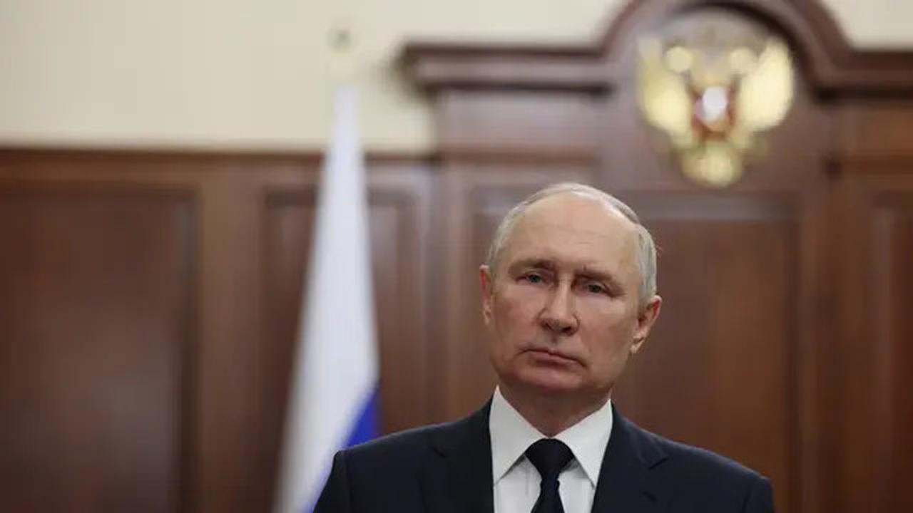 Rusia Blokir Layanan Telepon Whatsapp dan Telegram
