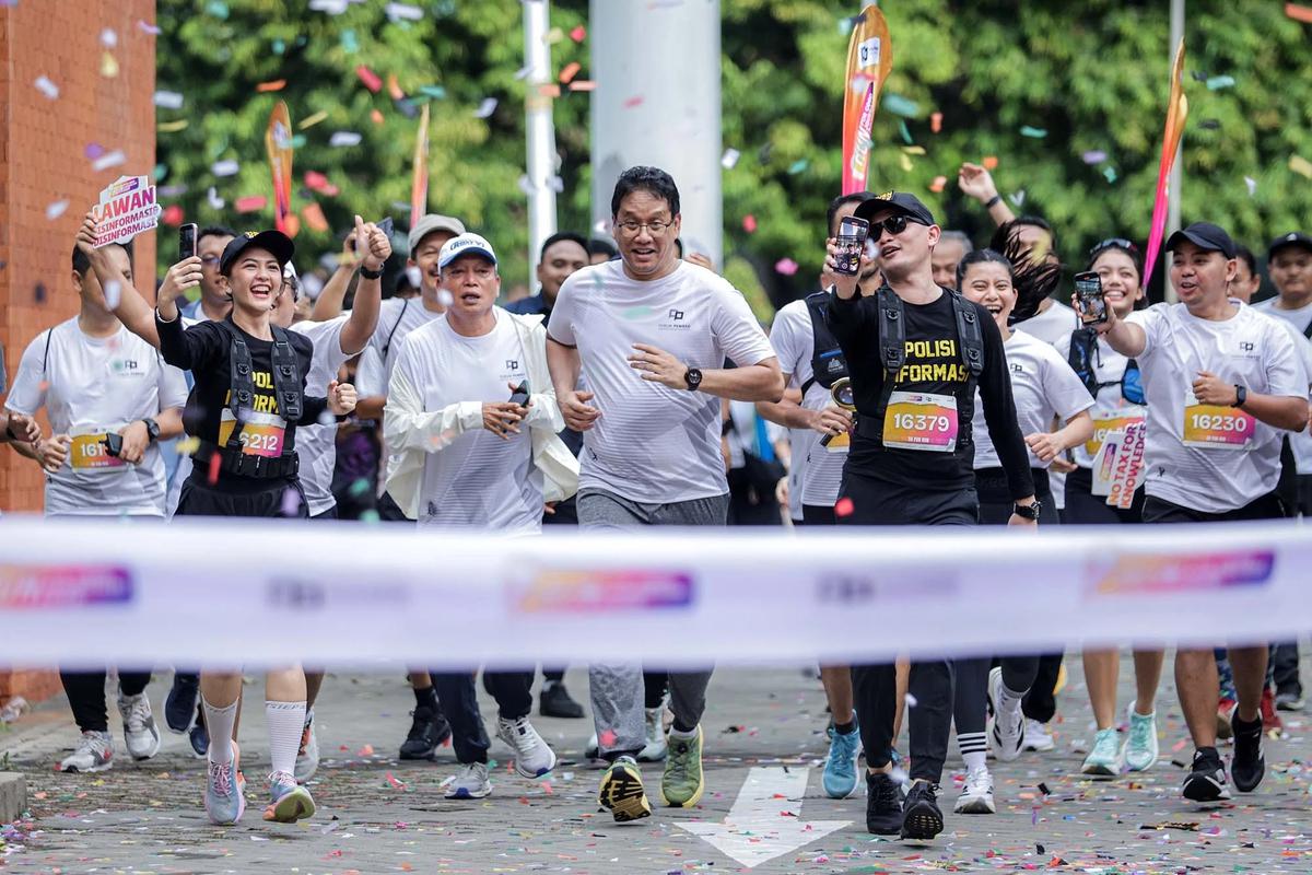 FOTO: Serunya Run for Good Journalism 2025 Bareng Menkeu Purbaya