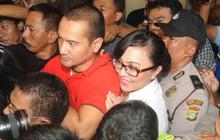 Angie datang ke Tipikor ditemani Mudjie 