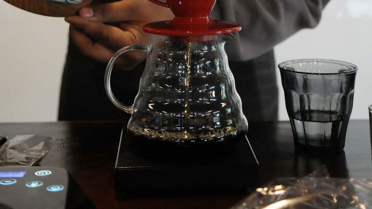 FOTO: Melihat Keseruan Lomba Barista di Pusat Pelatihan Kerja Daerah Jakarta