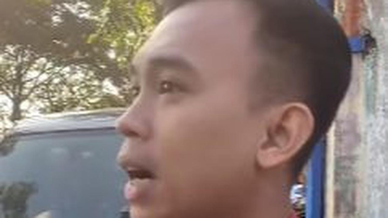 Sadar dirinya ditipu, korban lantas bergegas keluar dari lokasi.