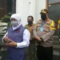 Forkopimda Jawa Timur (Jatim) melepas 77 orang dalam risiko (ODR) untuk menjalani karantina selama 14 hari di BPSDM Pemprov Jatim. (Foto: Istimewa)