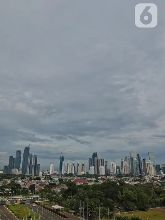 Deratan gedung bertingkat dikawasan Jakarta Pusat, Selasa (27/12/2022). Badan Penanggulangan Bencana Daerah (BPBD) DKI Jakarta meminta pembangunan gedung bertingkat termasuk sekolah baru di Ibu Kota agar memperhatikan unsur ketahanan gempa. (Liputan6.com/Angga Yuniar)