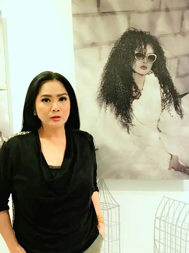Genap Berusia 62 Tahun, Ini 7 Transformasi Vina Panduwinata yang Tetap Memesona