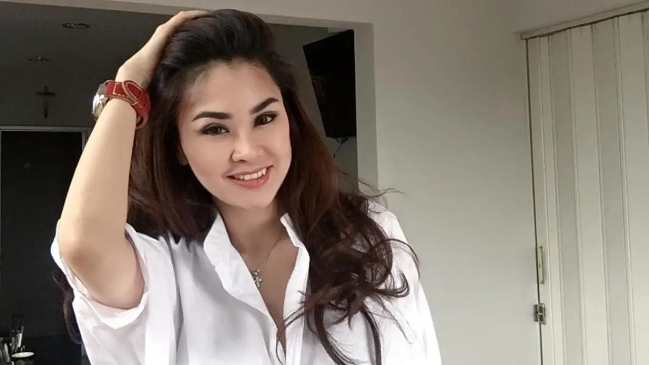 Istri Legenda Bulutangkis Indonesia, Wiwi Arbi Hadirkan Solusi Masalah Kulit di Sekitar Mata