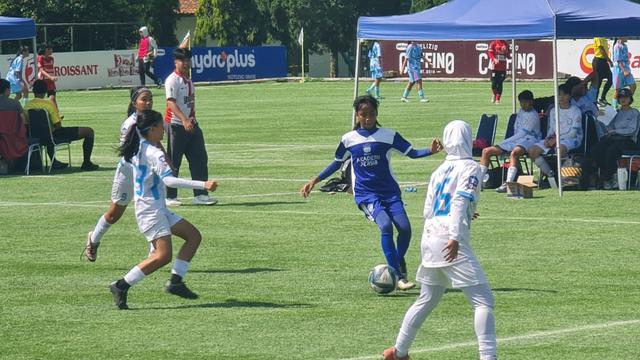 Hydroplus Soccer League: Bungkam Si Jalak Putri 4-0, Mojang Priangan Semakin Kukuh di Puncak Klasemen