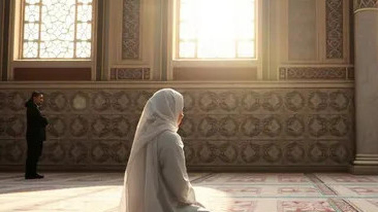 Logika Gus Baha: Sholat Itu Lebih Baik dari Harta, Tahta dan Wanita