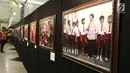 Sejumlah foto sejarah PDIP yang dipamerkan di JCC, Jakarta, Rabu (10/1). Pameran foto tersebut merupakan rekam jejak perjalanan PDIP di HUT yang ke-45. (Liputan6.com/Angga Yuniar)