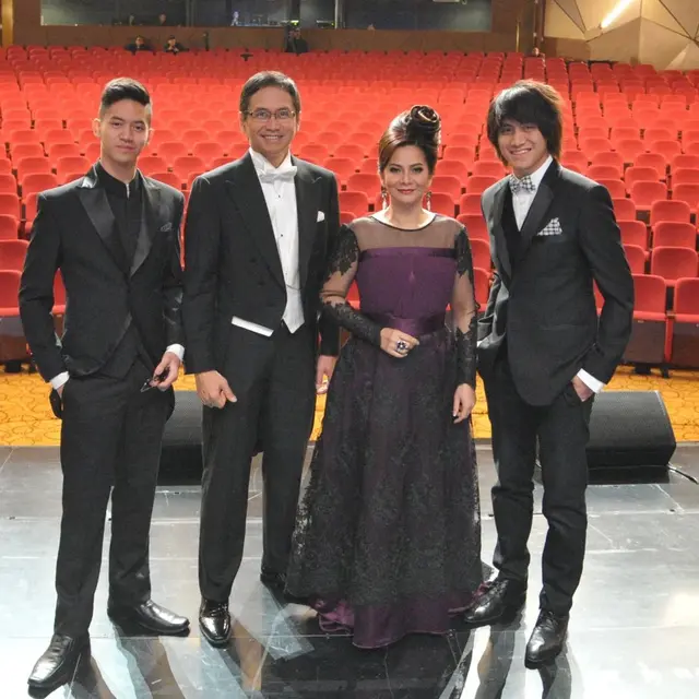 35 Tahun Pernikahan Memes dan Addie MS.