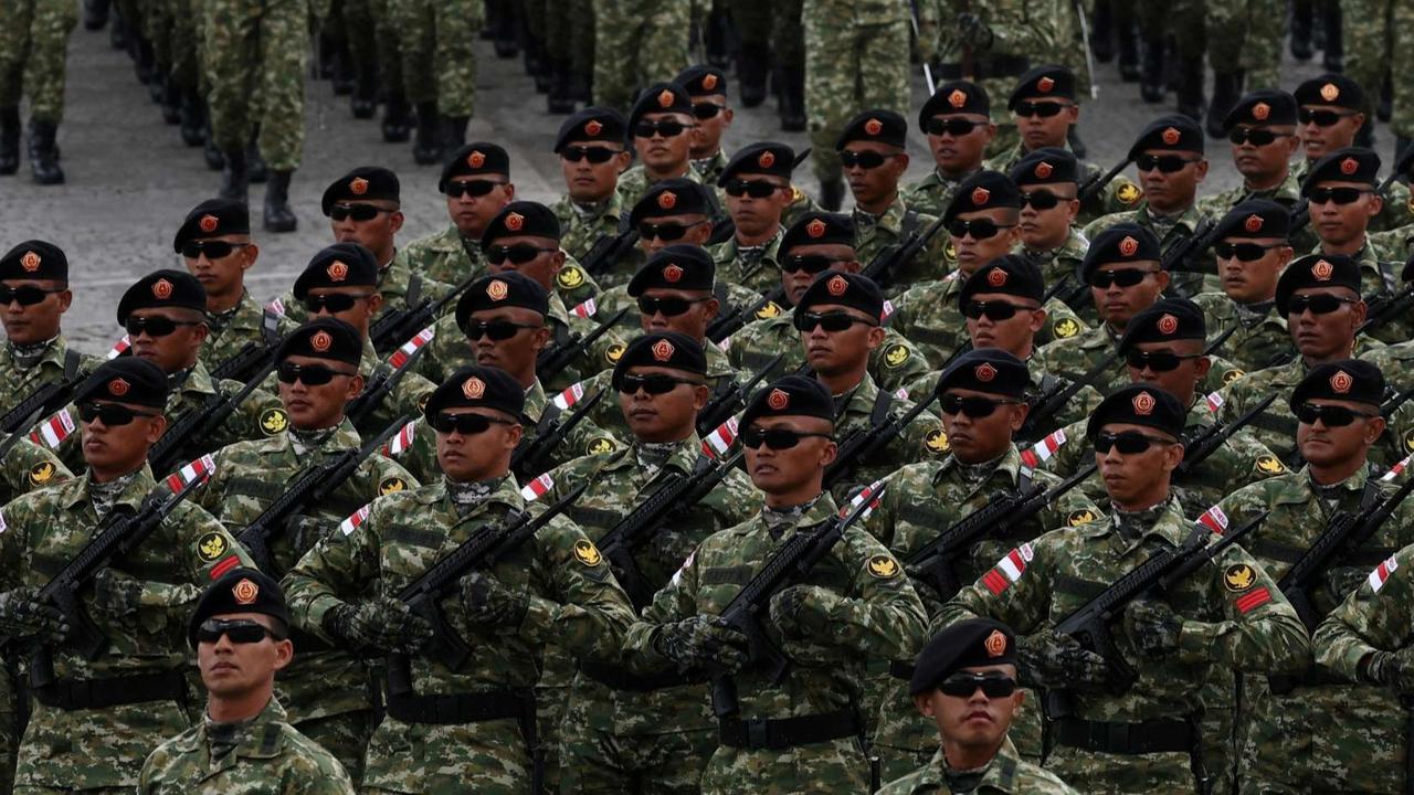 FOTO: Pertama dalam Sejarah, Gagahnya Barisan Pasukan TNI-Polri Maju Tak Gentar di Bastille Day Prancis