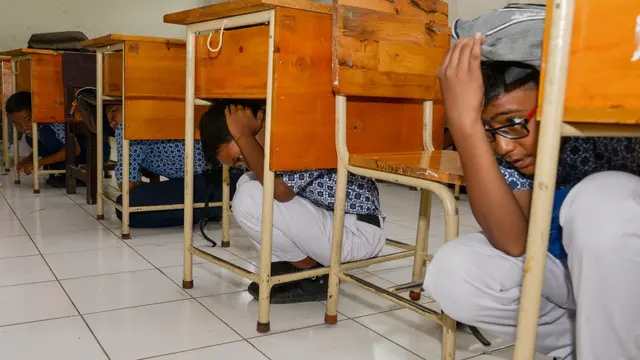 Simulasi gempa