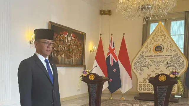 Menteri Luar Negeri Republik Indonesia Sugiono di Gedung Pancasila, Kementerian Luar Negeri Republik Indonesia, Jakarta, Jumat (13/6/2025).
