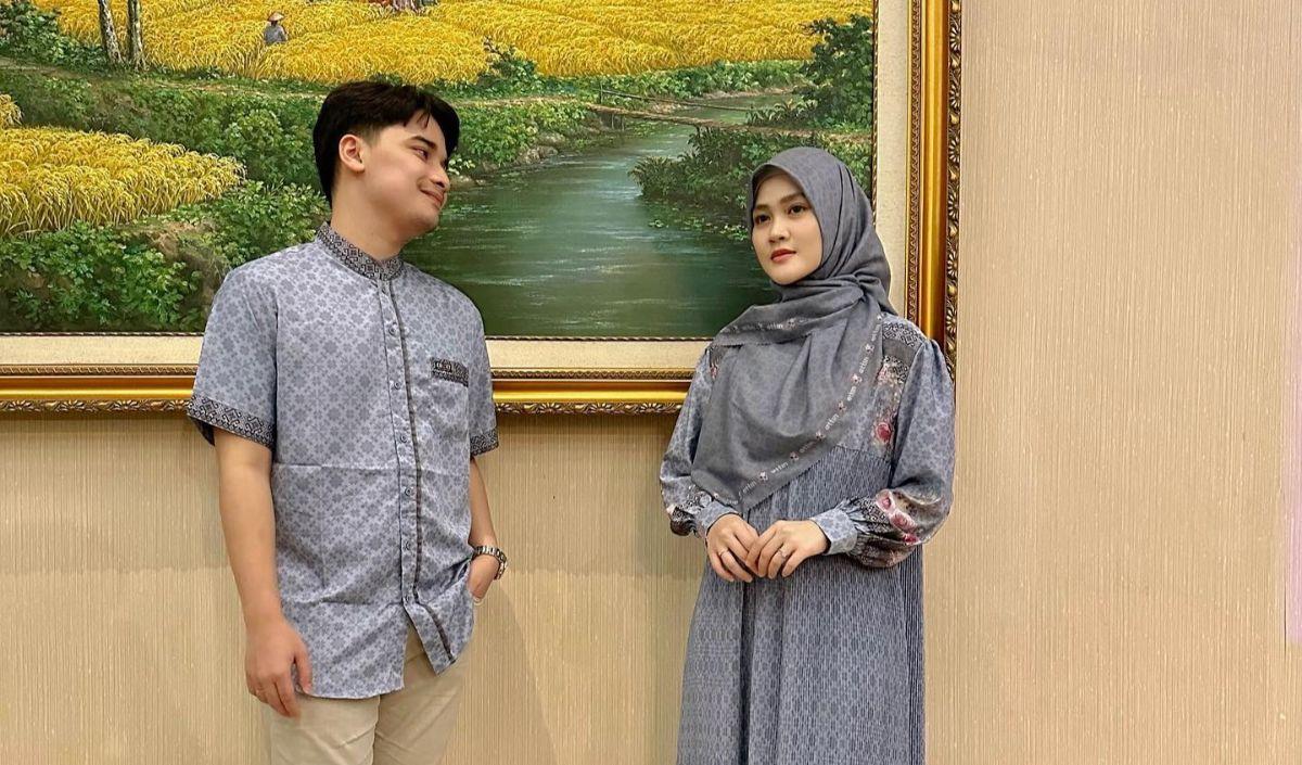 Ada juga yang salfok dengan penampilan Henny Rahman. Potret istri Alvin Faiz tersebut ramai disebut begitu cantik.<br>
