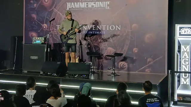 Jona Weinhofen