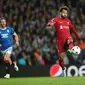 Penyerang Liverpool, Mohamed Salah mengontrol bola saat bertanding melawan Rangers selama pertandingan lanjutan Grup A Liga Champions di stadion Ibrox di Glasgow, Skotlandia, Kamis, 13 Oktober 2022. Salah mencetak tiga gol dan mengantar Liverpool menang telak atas Rangers 7-1. (AP Photo/Scott Heppell)