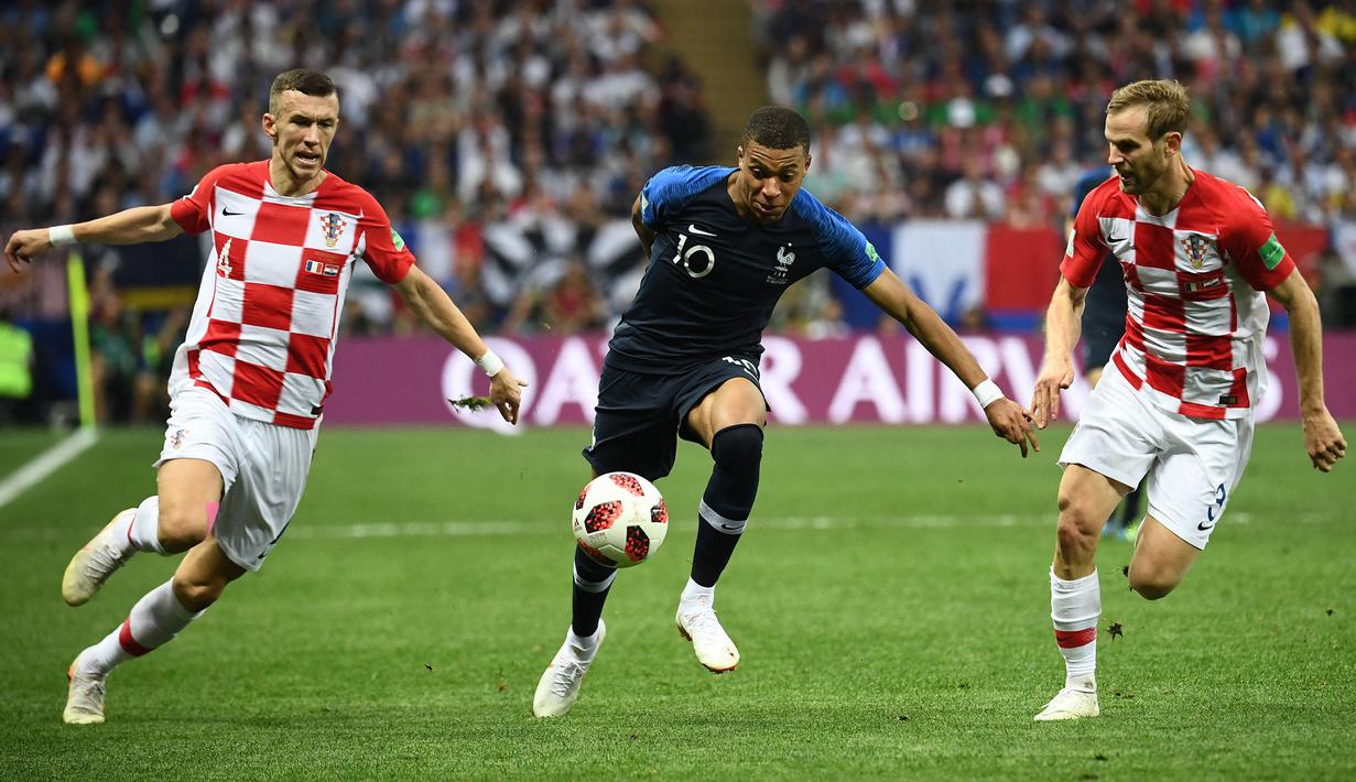 Permainan tak terlalu berbeda di babak kedua. Kroasia tetap unggul penguasaan bola dan Prancis selalu memainkan serangan balik yang sangat efektif. (AFP/Franck Fife)