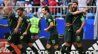 Pencetak gol Timnas Australia ke gawang Denmark, Mile Jedinak. (MANAN VATSYAYANA / AFP)