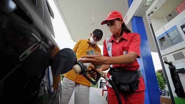 Pengisian BBM di SPBU