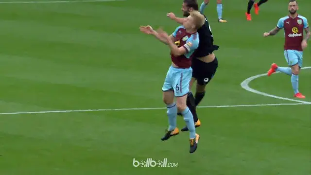 VIDEO: Andy Carroll, Striker Ahli Menyikut di Premier League 2017-2018