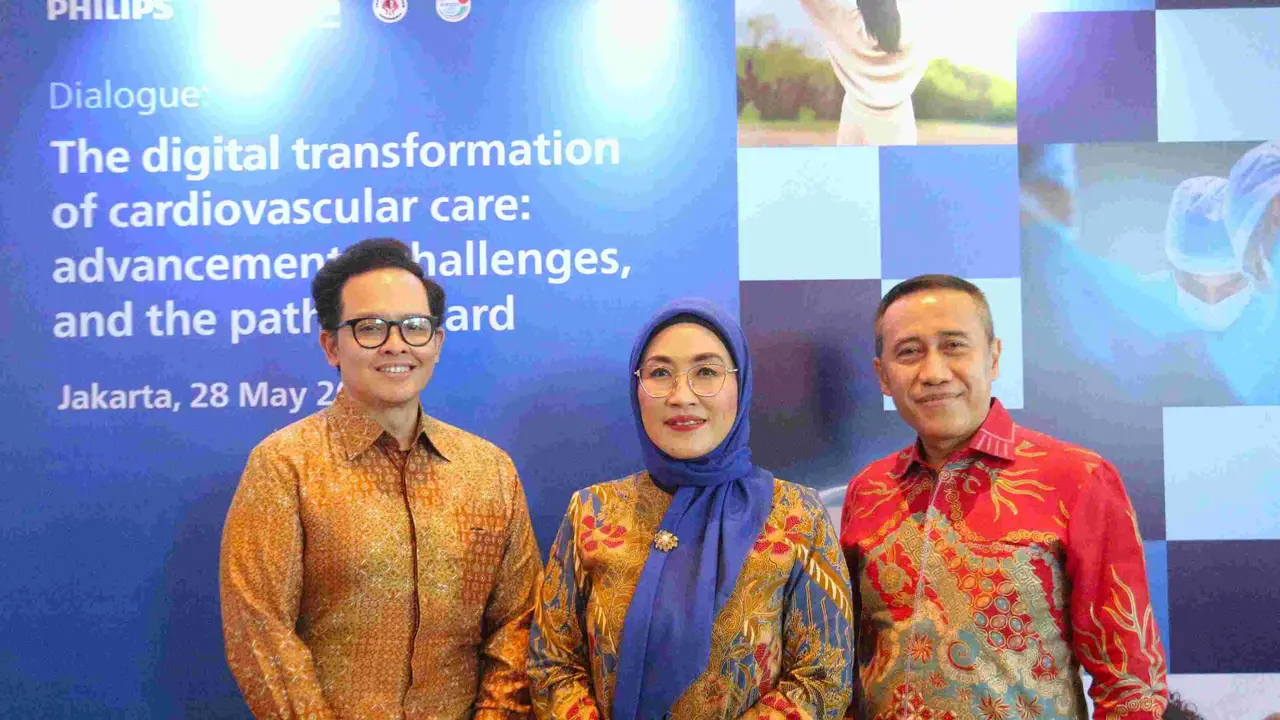 dr. Ario, Bu Astri, dan drg. IIng pada Media Briefing Philips (Foto Dok: Philips Indonesia)