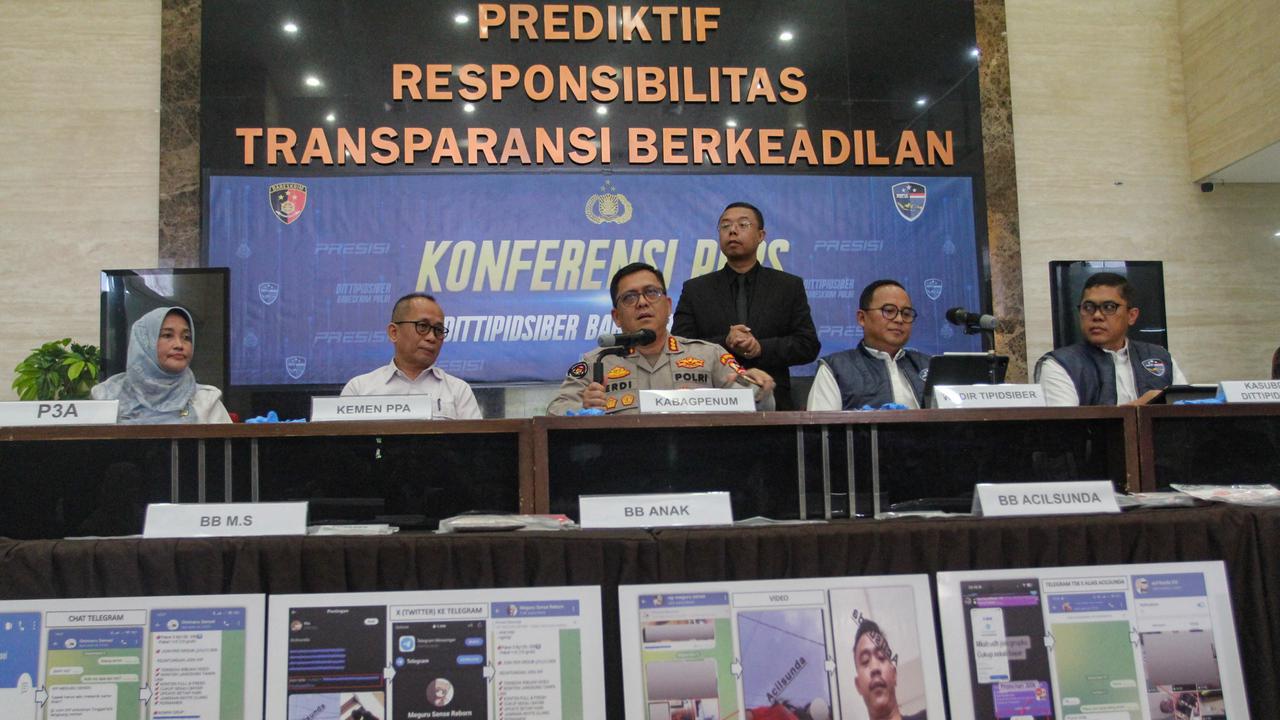 Polisi tangkap tersangka pemilik situs video porno anak di Pangandaran