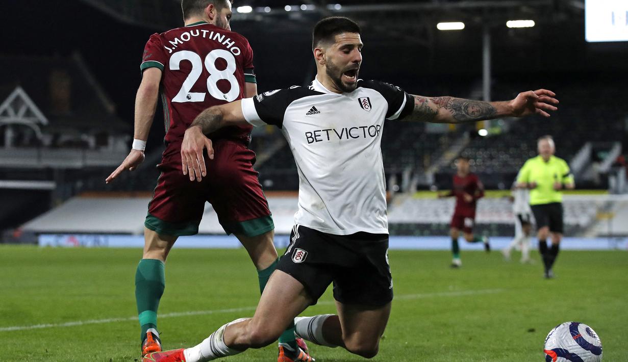 Dengan menyisakan 14 laga, dimana Fulham telah menjalani 32 pertandingan dari total 46 laga yang dimainkan di divisi Championship (24 tim yang berlaga), Aleksandar Mitrovic masih mungkin menambah jumlah golnya menjadi 40 ke atas di akhir musim nanti. (AFP/Pool/Andrew Couldridge)