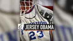Jersey bola basket milik Mantan Presiden Amerika, Barack Obama terjual seharga sekitar Rp 1,7 miliar di balai lelang Dallas.