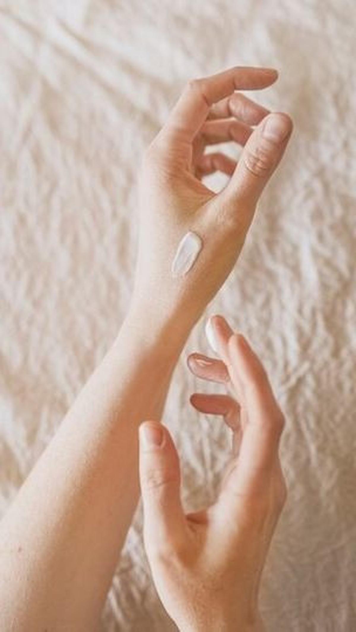 Dengan beragam pilihan aroma dan kandungan yang bermanfaat bagi kulit, body lotion dari Bonavie menjadi pilihan yang tepat untuk merawat kulit Anda sehari-hari.&nbsp;