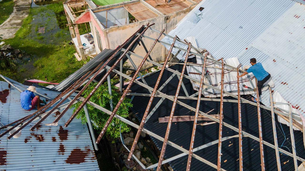 Rumah warga di Aceh Besar hancur akibat terjangan angin kencang