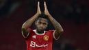 Fred. Tidak memiliki visi permainan yang jelas, nyatanya ia amat sering ditampilkan di lini tengah oleh Ole Gunnar Solskjaer. Dirinya kerap melakukan blunder saat mengontrol bola atau pun mengumpan yang menjadi awal bagi lawan untuk menyerang balik pertahanan Manchester United. (AP/Rui Vieira)
