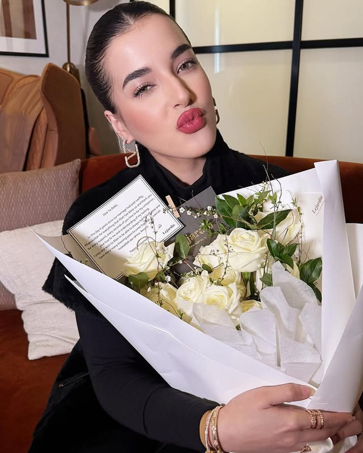 Anniversary Pernikahan, Tasya Farasya Dapat Kiriman Buket Bunga dari sang Suami Padahal Lagi di Korea: Thank You Baba Effort Juga