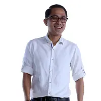 "Dia mencari nafkah memang dengan mengumpulkan anak-anak jalanan. Memang caranya saja yang nggak sesuai dengan apa yang seharusnya," ujar Lukman Sardi, di Plaza Indonesia, Jakarta Pusat, Rabu (31/5/2017). (Nurwahyunan/Bintang.com)