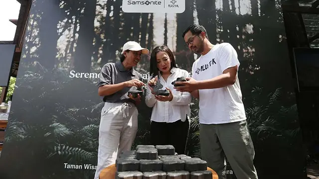 100.000 Paving Block Hasil Daur Ulang Tas Koper Samsonite Lindungi Taman Wisata Mangrove